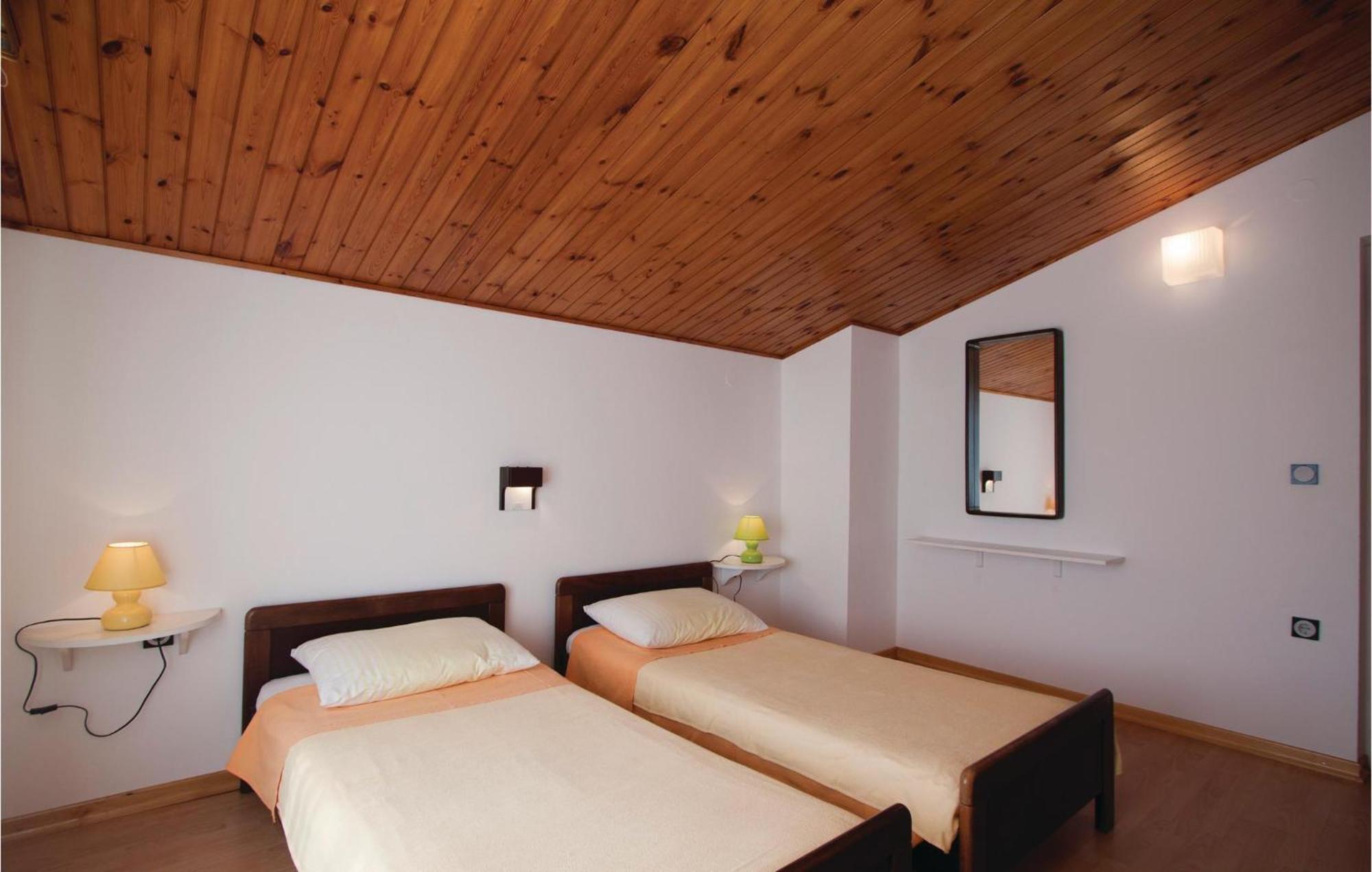 2 Bedroom Awesome Apartment In Barban 외부 사진