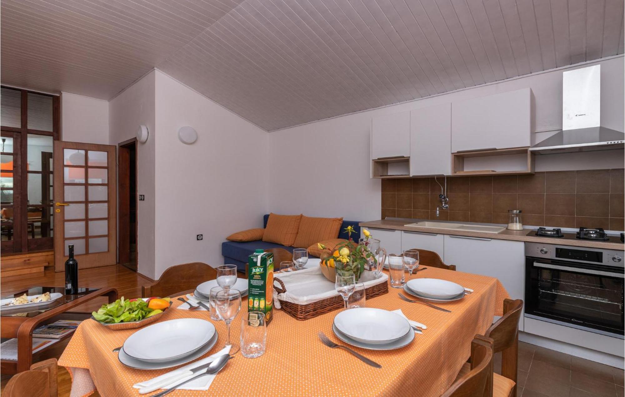 2 Bedroom Awesome Apartment In Barban 객실 사진